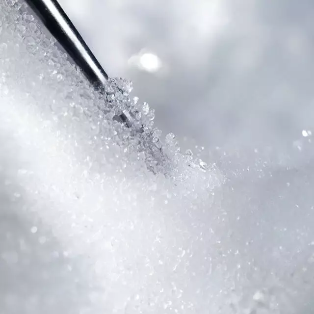 High-performance airy foam texture by Helena Rubinstein, designed for a sensorial and gentle cleansing ritual.